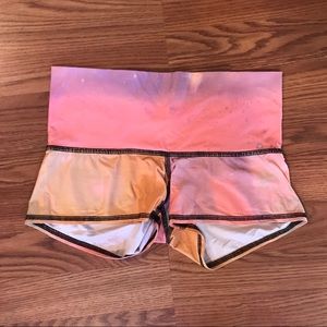 teeki retro northern lights sun shorts